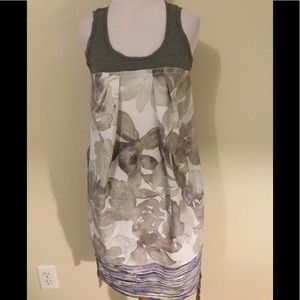 Vera Wang sleeveless gray watercolor print dress